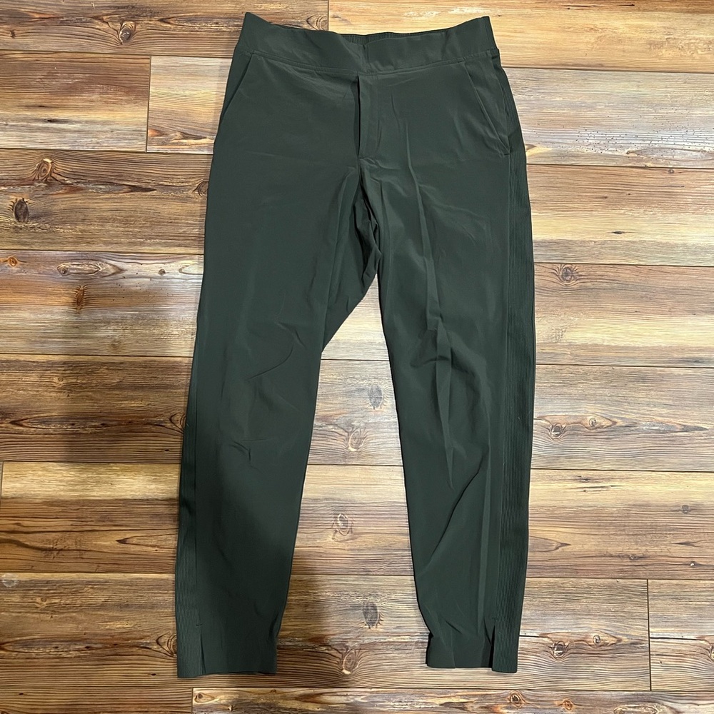 Athleta size 6 gray Brooklyn Ankle Pants